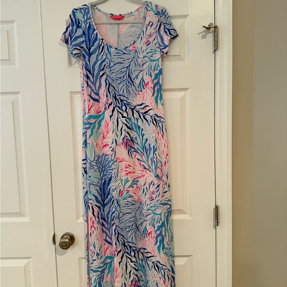 Lilly Pulitzer Dresses & Skirts - Lilly Pulitzer Wynne Vibrant Leaf Print Maxi Dress